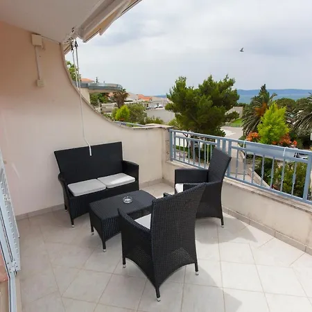 Guest house Alesa Tucepi